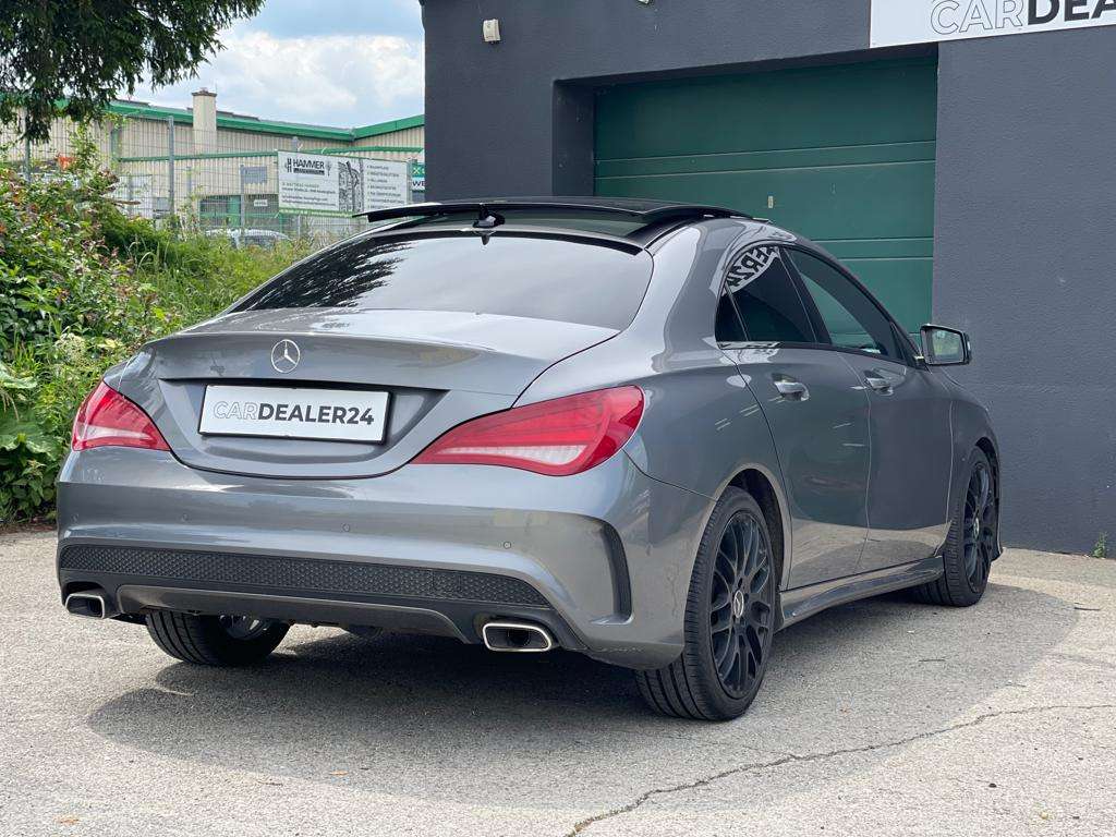 Mercedes-Benz CLA-Klasse CLA 220 CDI Aut. *AMG*Panoramadach* Sportwagen / Coupé